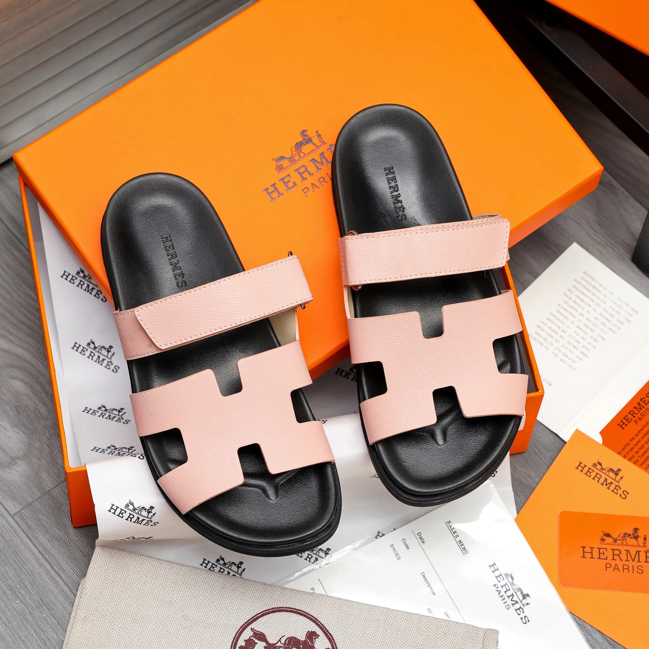 Men's shoes 💰340 Product trademark: Hermes "Hermes" Couple's slippers Regular size: 36-46 Product material: Selected vertical grain cowhide upper, microfiber lining, original outsole